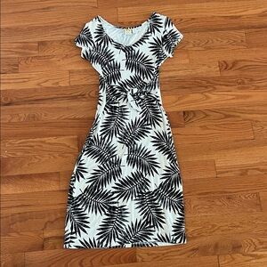 C&C California Black & White Tropical Leaf Print Dress women’s small rayon midi
